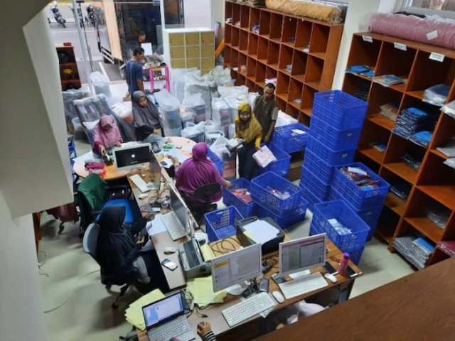 1744711232046-paket-kantor