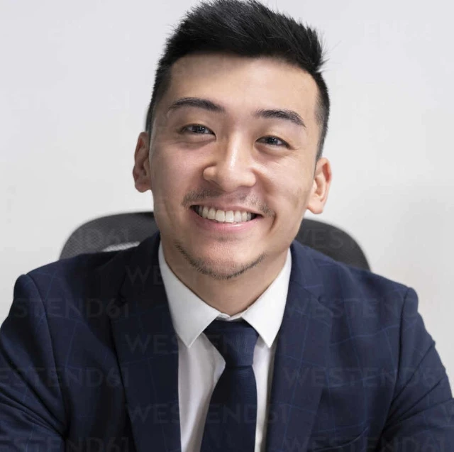 testimony-https://cdn.scalev.id/Image/VqVMAK8YIlv7W6M6n_6GGMGCtSSPP6iQ0pL8WiKzn9k/1728552197409-positive-young-asian-male-.webp