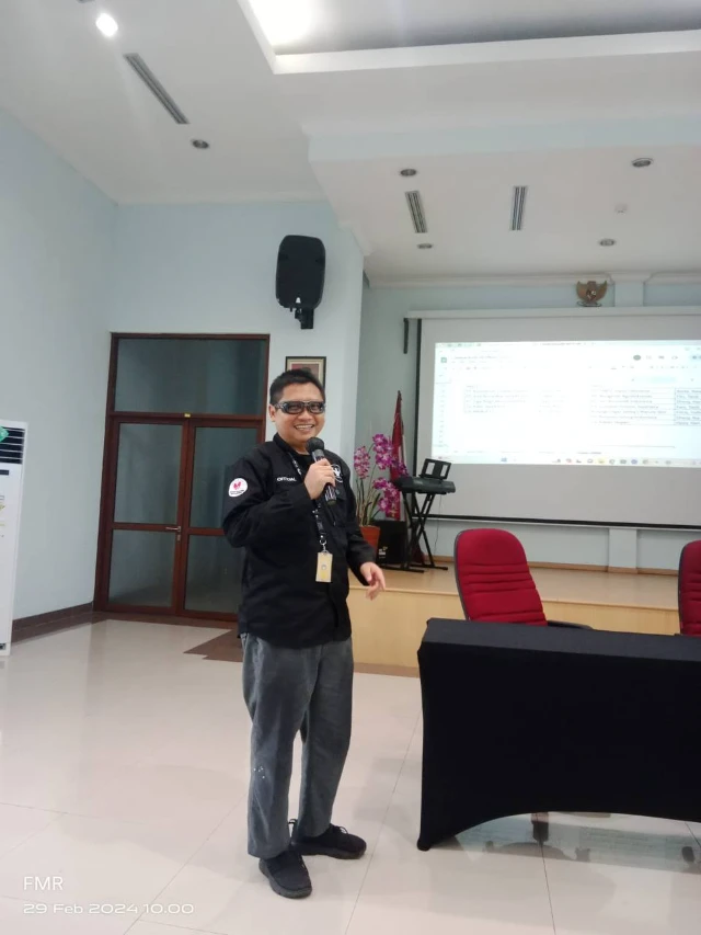 1733882184803-FotoIqbal