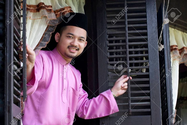 testimony-https://cdn.scalev.id/Image/d3umHLvQaqzC9zSKR6sfxrNE-Y_NumcEArbUMiBOIjY/1722907976864-40044450-malay-muslim-m_m9YGF9U.webp
