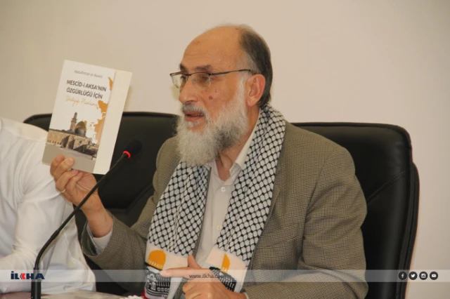 1747990147011-Prof Abd Al Fattah