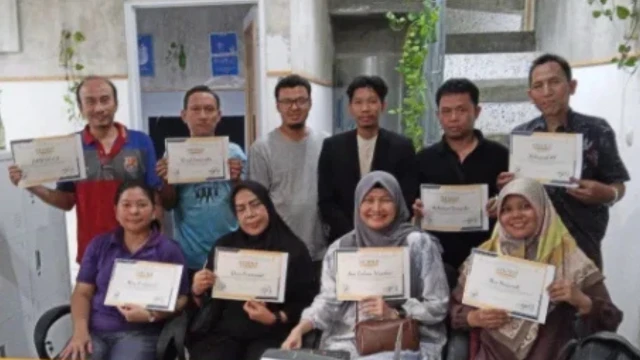 1759270550441-serah sertifikat