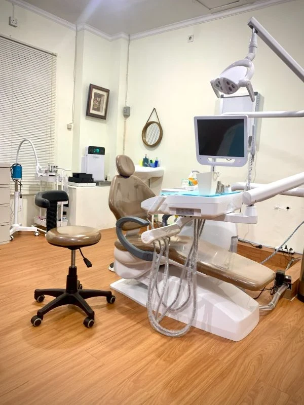 1758640780225-1756182517374-ruang-praktek