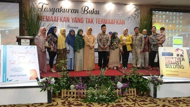 1754986781993-Tasyakuran Buku-Alumni.webp