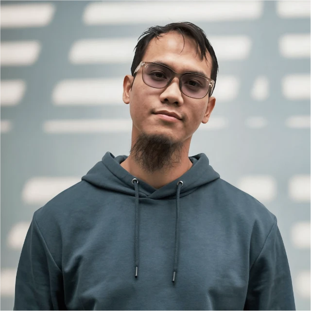 1754476305579-a-sophisticated-studio-portrait-photogra_D8TxLSAFTYSGXhzZk6fRqA_oURoLoVITB24agYvLUSRYw (1)