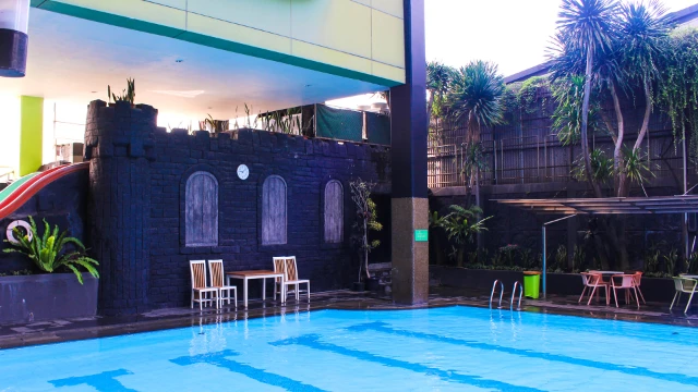 1757745870258-swimming pool 5.webp