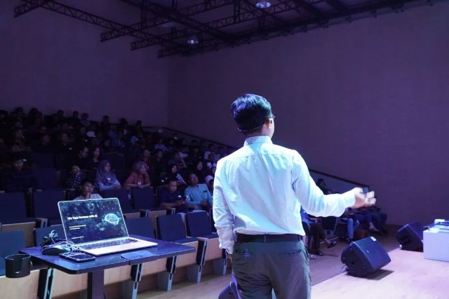 1752658247282-Hanif AI - AI For Productivity Workshop 2.webp