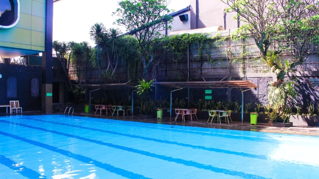 1757745296533-swimming pool 4.webp