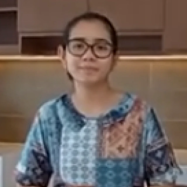 testimony-https://cdn.scalev.id/business_files/v99VgHVe-nZ8-X6DqWChVNIA/1756459282172-Ibu-Qanita.webp
