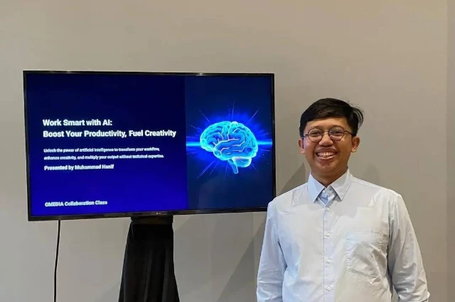 1752658251857-Hanif AI - AI For Productivity Workshop 6.webp