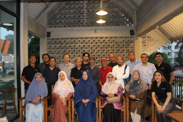 1762007221492-b6ecc3ce-5c4d-467a-9576-960268463872.webp