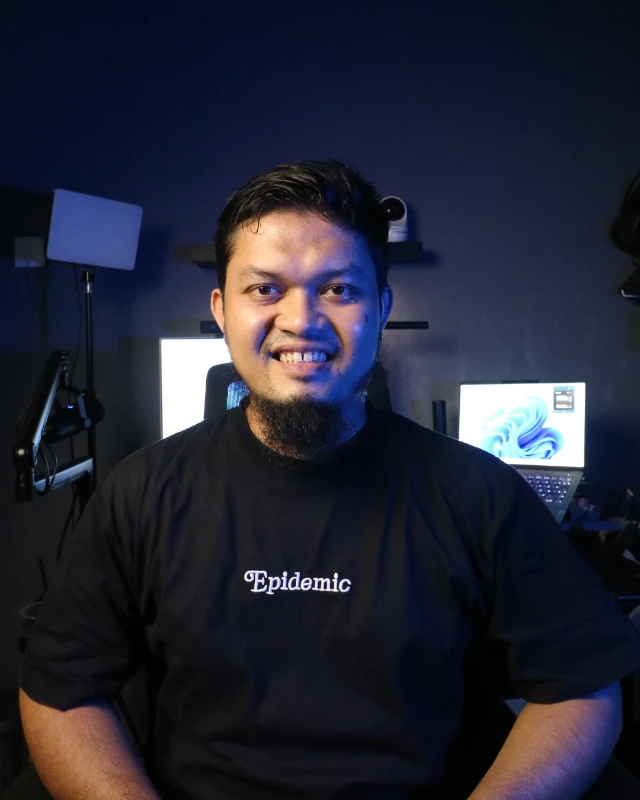 1762614795410-Foto Profil Portrait