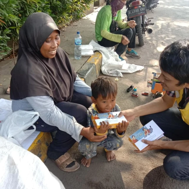 1763031826060-bayar fidyah bantu mereka yang membutuhkan.webp