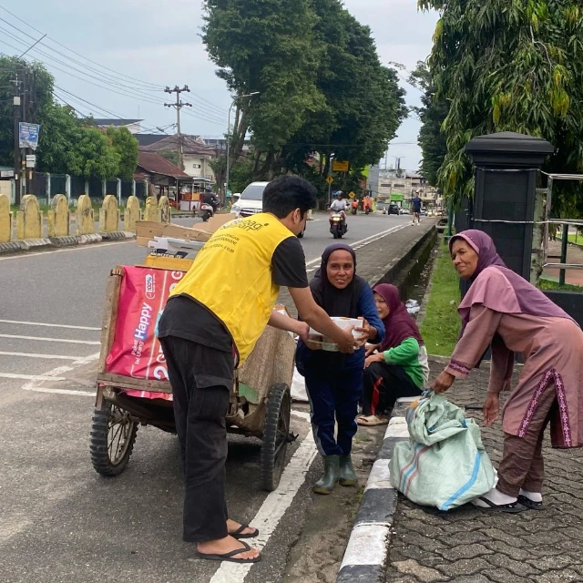 1763031862268-tunaikan hutang puasa melalui fidyah berbagi sarapan.webp
