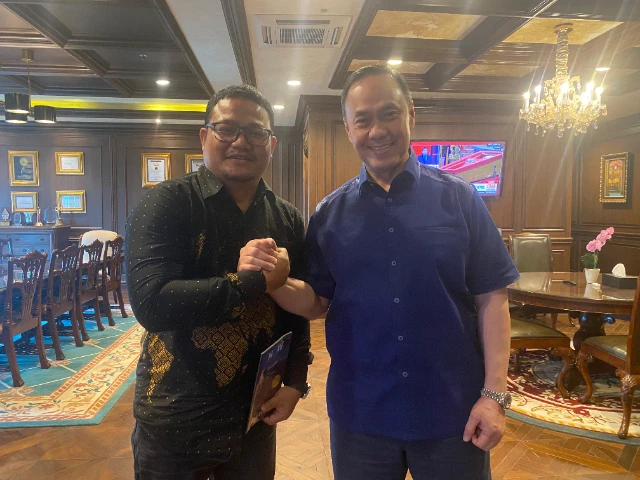 1764763044610-ARY GINANJAR.webp