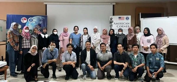 1777478028061-american corner